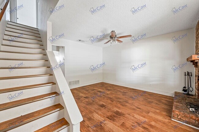 Photo - 800 Bluebonnet Dr