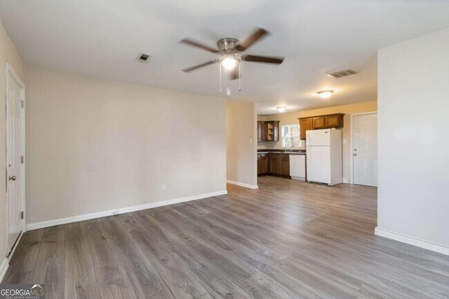 Photo - 2361 Swallow Cir SE