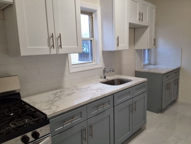 Building Photo - 40 N 6th St