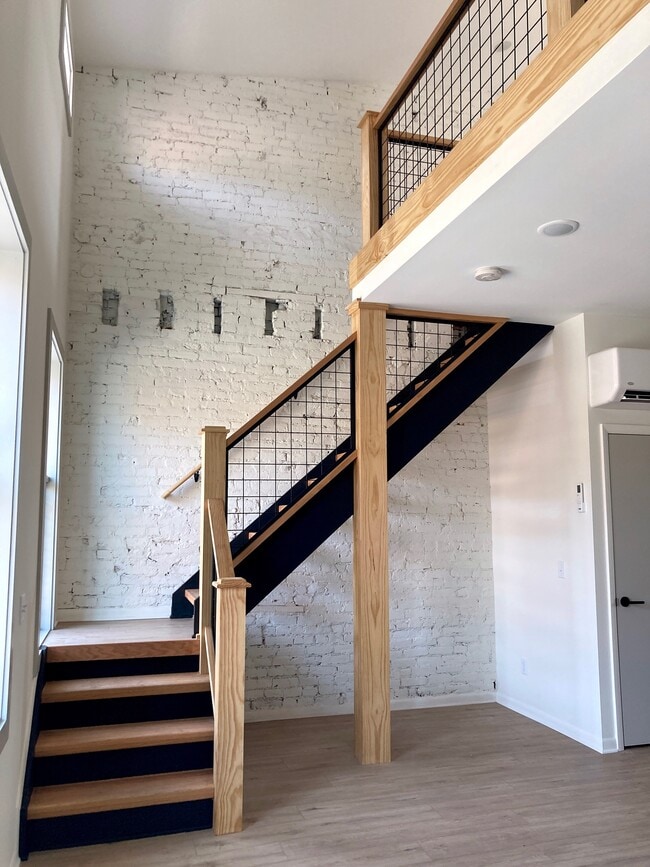 Building Photo - The Garber #2 Unit 13