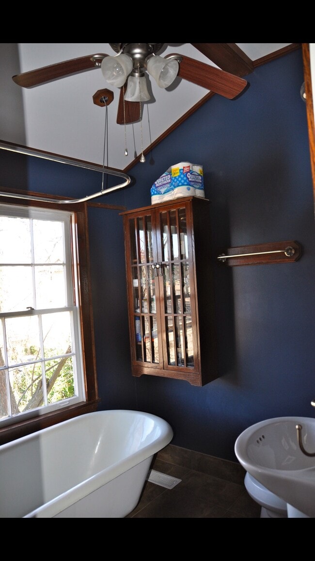 Baño - 1736 15th Ave S Unidad 3