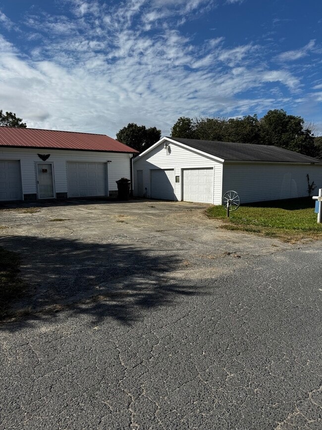 Photo - 5667 Turner Dr