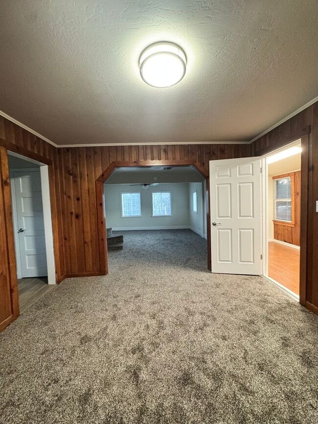 Photo - Spacious Country Home w/ HUGE SHOP!