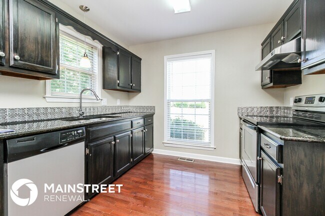 Photo - 2921 Stapleton Dr