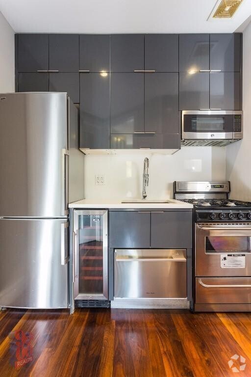 Building Photo - 1590 Lexington Ave Rental