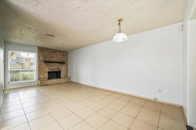 Photo - 6407 S Briar Bayou Dr