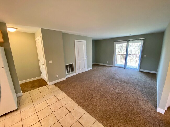 834 Grand Ave NE Unit B