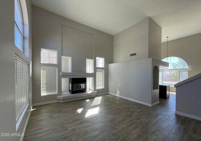 10925 W Kaler Dr