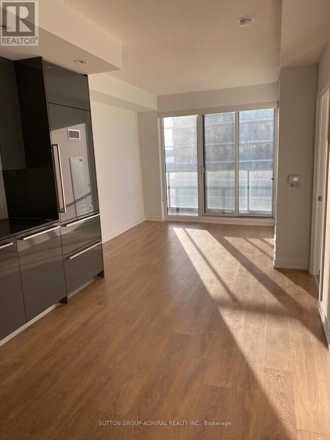 Photo - 117 McMahon Dr Unité 805