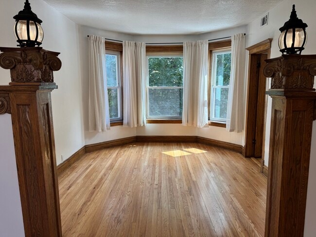 Photo - 3910 W Wrightwood Ave
