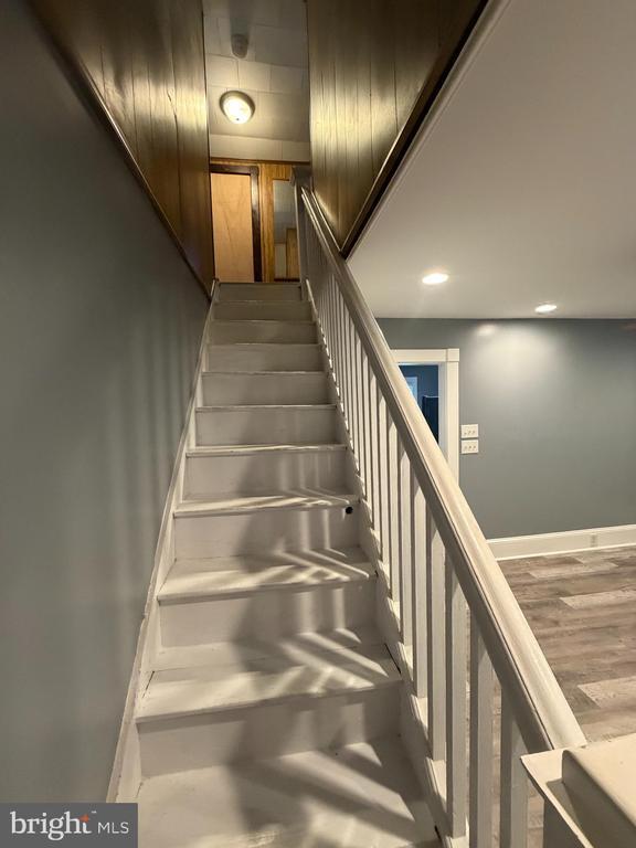 Building Photo - 731 Osborne Way