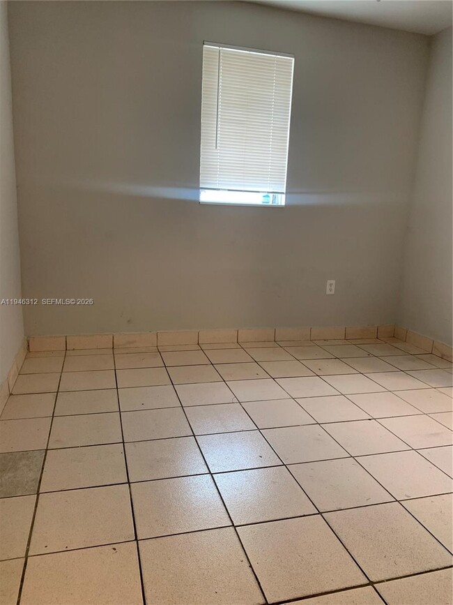 Photo - 821 SW 29th Ct Unit 5