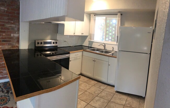 Photo - 3000 W Illinois Ave