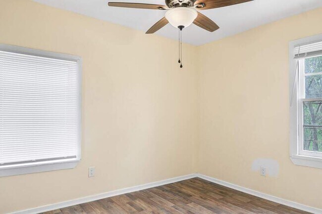 Photo - 2869 Greenwood Ave