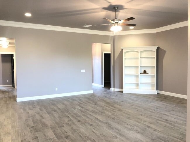Photo - 1540 W Savannah Cir