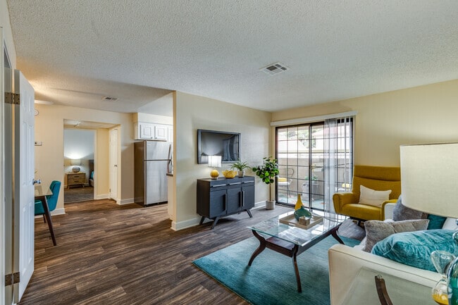1HAB, 1BA - 720 ft²