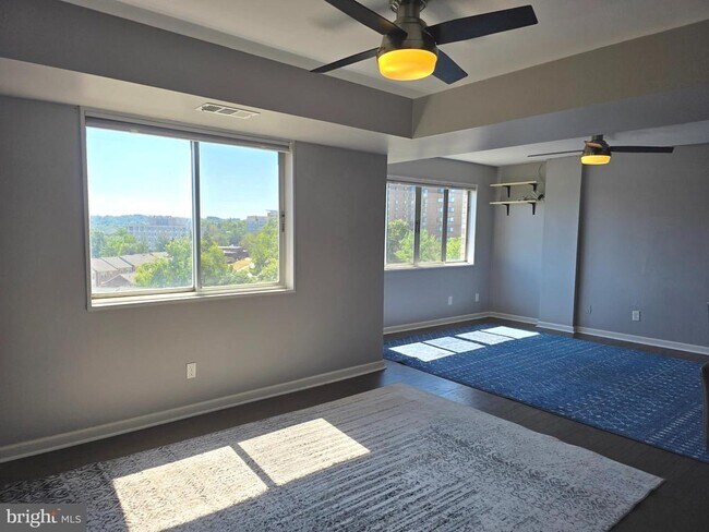 Building Photo - 5340 Holmes Run Pkwy Unit 717 Rental