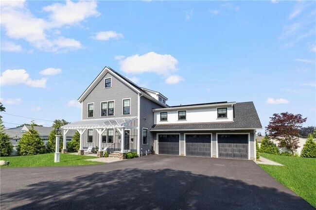 3 Oak St