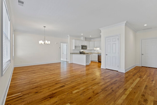 Photo - 73 W Main St