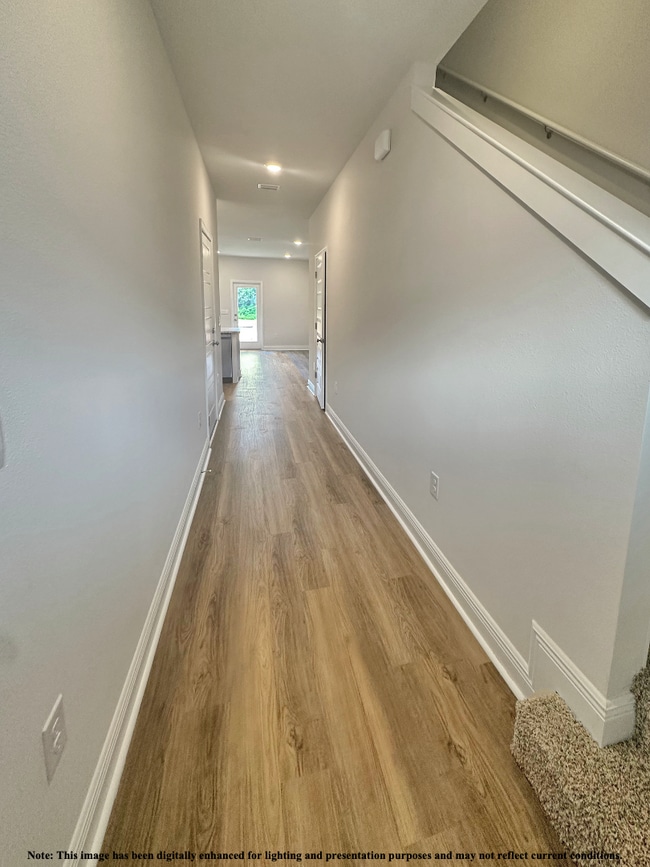 Photo - "Charming 3-Bed Townhouse Retreat with 2.5 Baths in Pensacola – Spacious 1537 Sq Ft!"