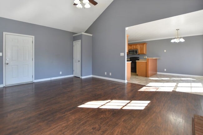 Photo - Pet Friendly Three Bedroom!