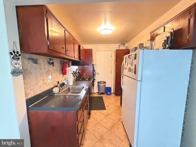 Photo - 10201 Grosvenor Pl Unit 320