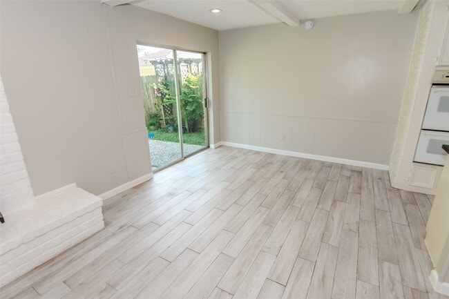 Photo - 1027 Montour Dr