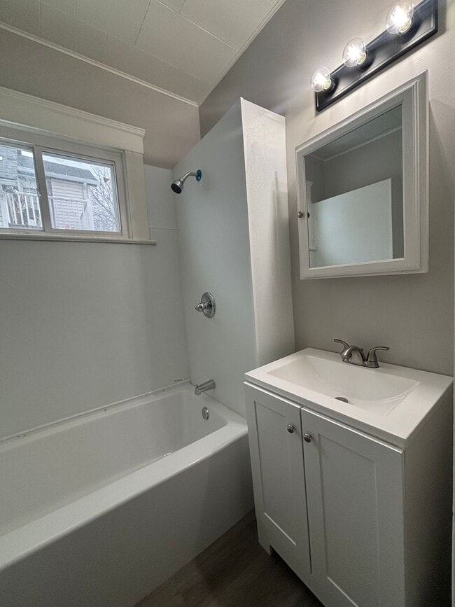 Photo - 50th,W.3543 Unit Down