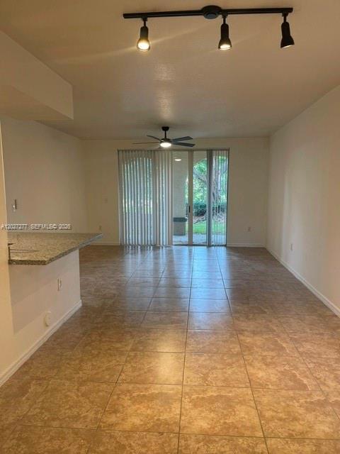 Building Photo - 2560 Centergate Dr Unit 102