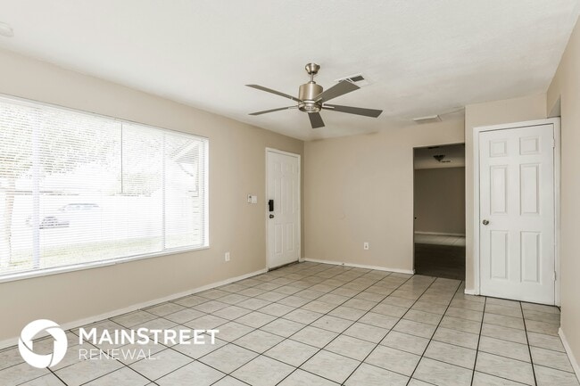 Photo - 1819 N 47th Dr