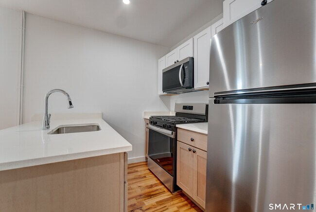 Photo - 522 Elm St Unit 8