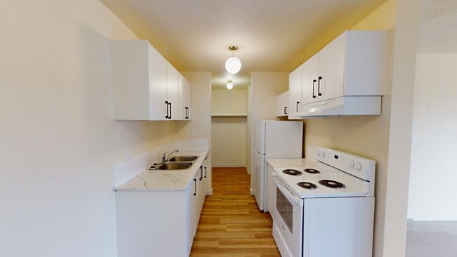 Photo - 9515-9100 100 Ave. Unit 305