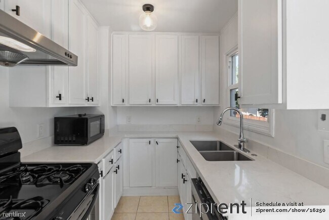 Photo - 2 br, 1 bath Townhome - 5914 Mauritania Av...