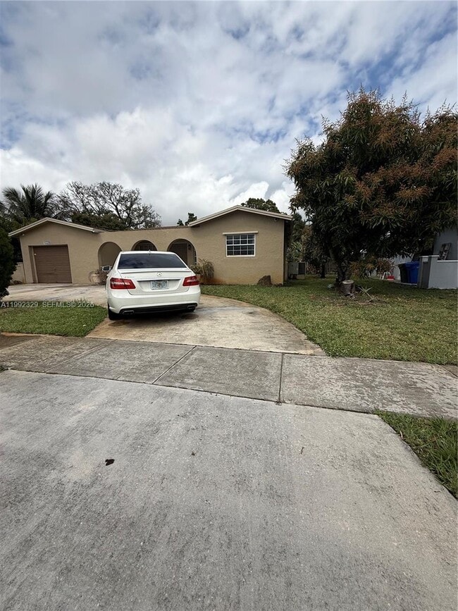 Photo - 4998 SW 8th Ct