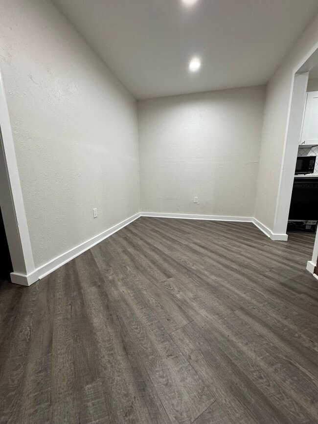 Photo - 615 Parkview Ave Unit Apt 3