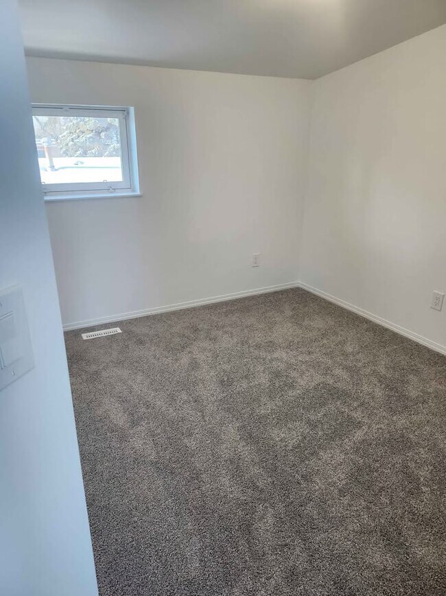 Photo - 11813-11847 47 St NW Unit 11813 G1 - Bsmt