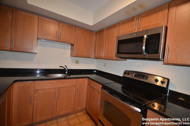 Photo - 325 Franklin St Unidad 503 Rental