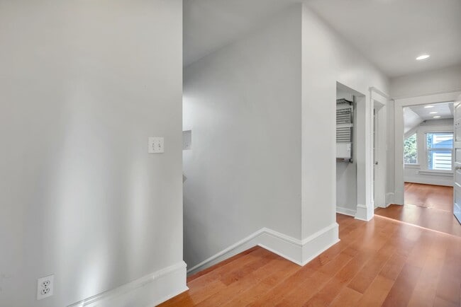 Photo - Charming Cottage Style Condo in Fremont!