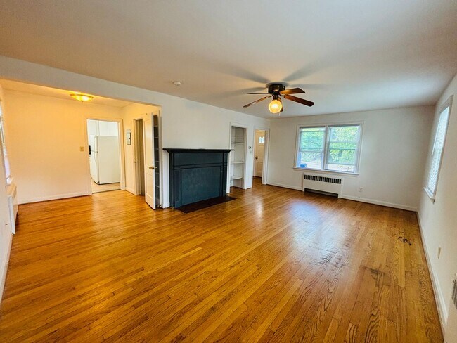 Photo - 617 Progress St NE