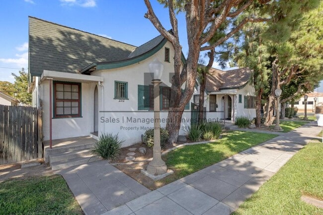 Building Photo - 232 E San Joaquin Ave