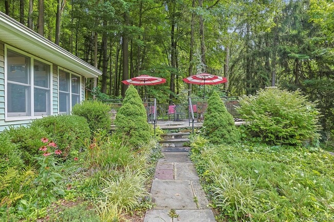 Photo - 46 Gallows Hill Rd