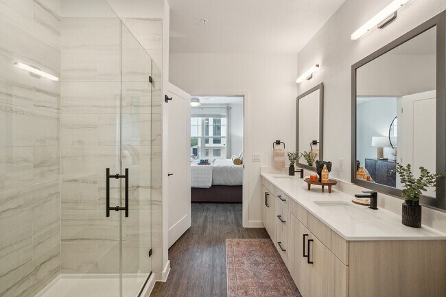 Clean lines and contemporary touches in every detail - Elina