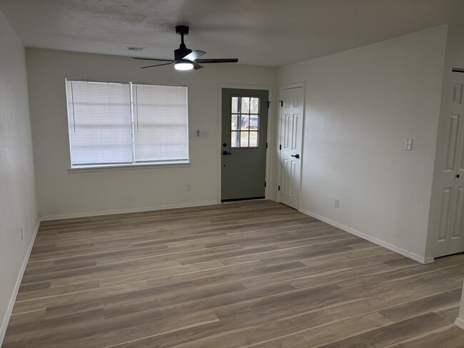 Photo - 522 W Highland St