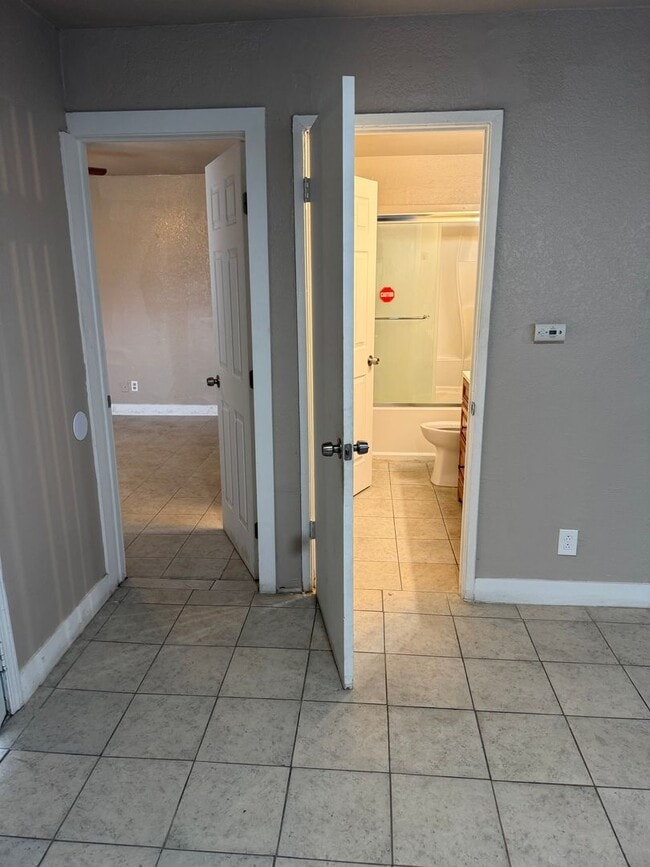 Photo - NEWLY RENOVATED 1BD 1BTH!! ALL UTILITIES INCLUDED! APPLY NOW!!