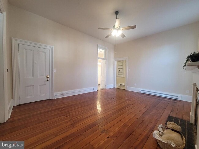 Photo - 447 N Loudoun St