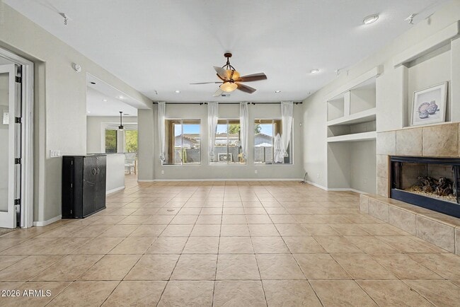 Photo - 1902 E Desert Ln