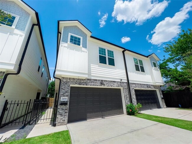Photo - 2404 St Charles St