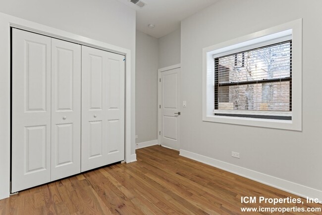 Photo - 350 W Dickens Ave Unit 354