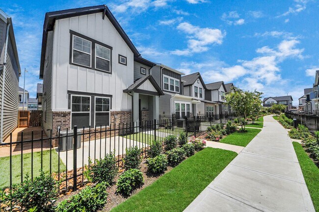 Photo - 5300 Berkeley Knl Cir