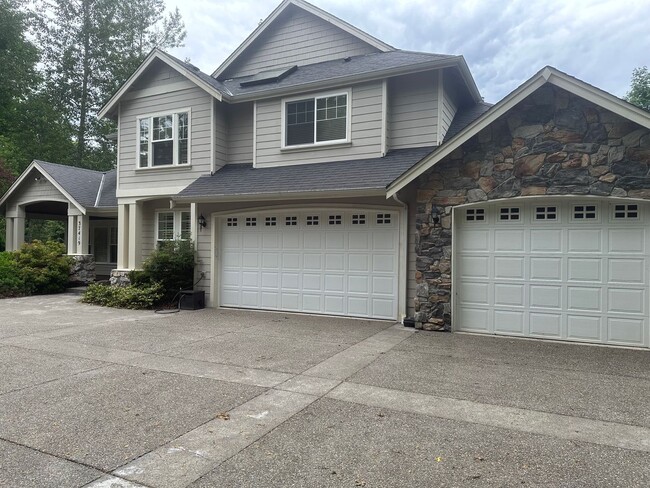 Welcome to the executive home in Snoqualmie - Welcome to the executive home in Snoqualmie